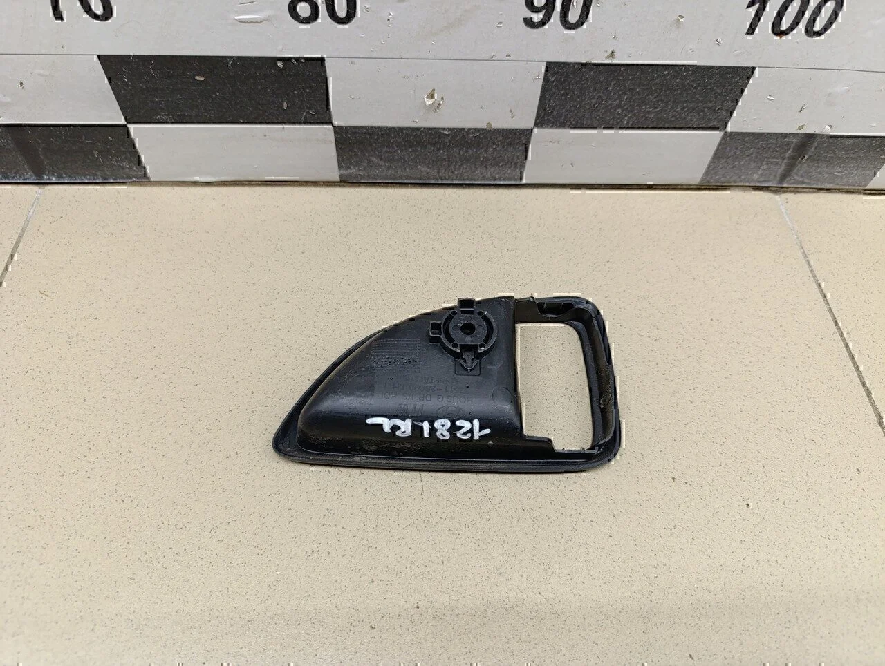 Накладка ручки внутренней Hyundai-KIA ix35/Tucson 2010-2015 - миниатюра 3