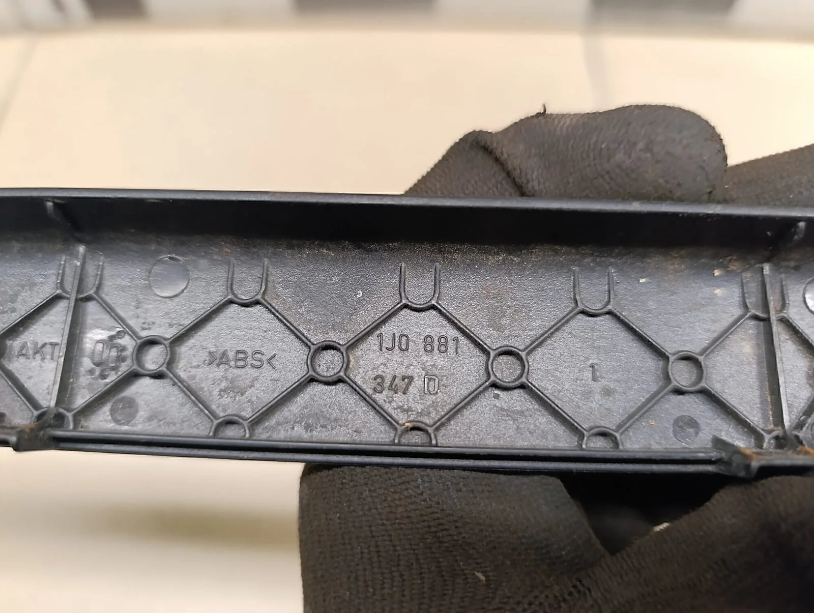 Накладка (кузов внутри) VW Passat [B5] 2000-2005 - миниатюра 3