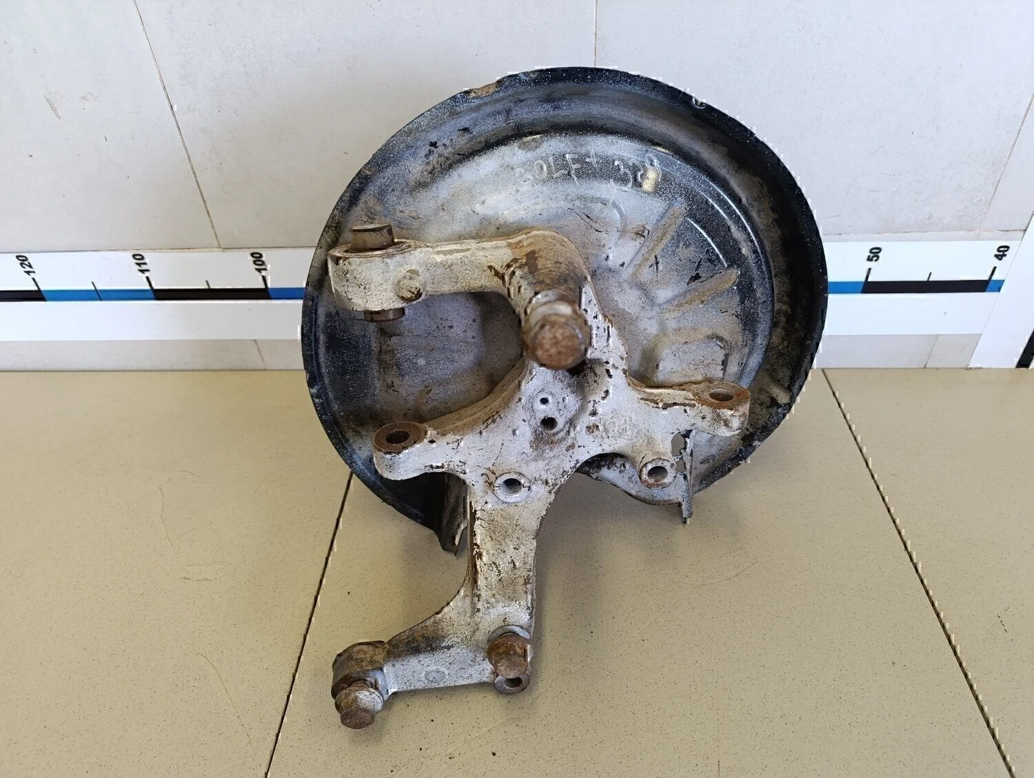 Кулак поворотный передний левый Audi Octavia (A5 1Z-) 2004-2013