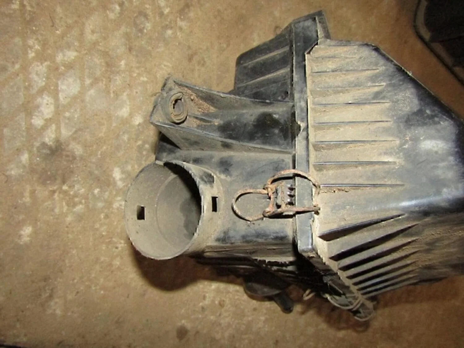 Корпус воздушного фильтра Chery Amulet (A15) 2006> - миниатюра 6