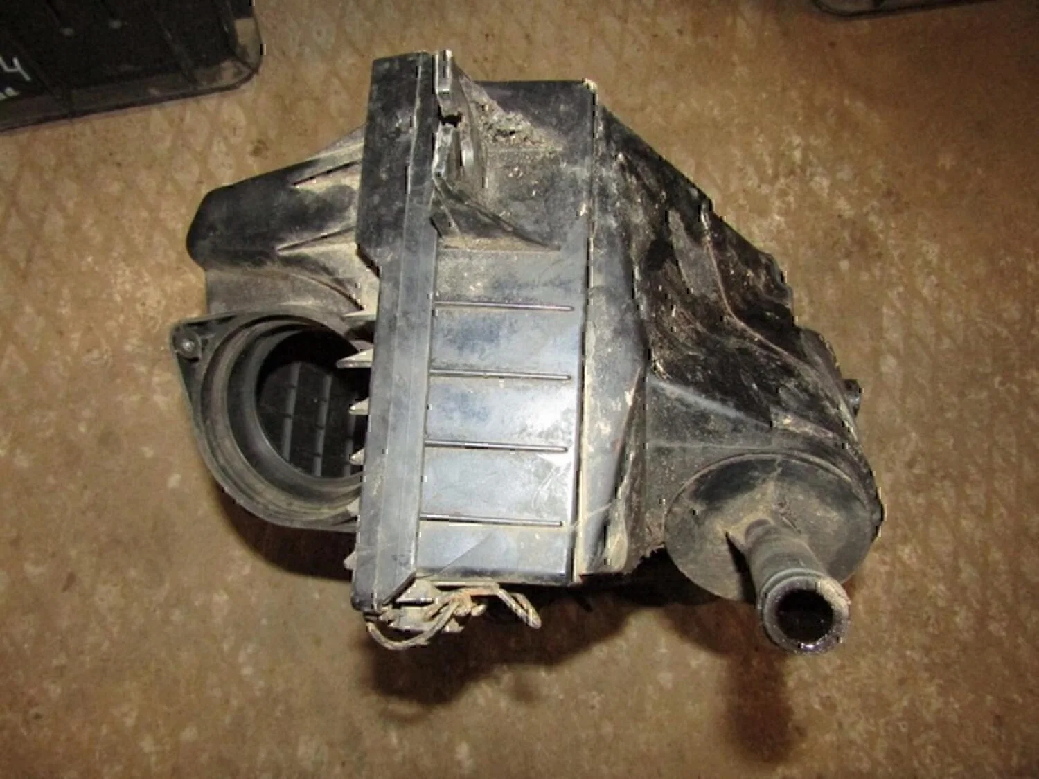 Корпус воздушного фильтра Chery Amulet (A15) 2006> - миниатюра 7