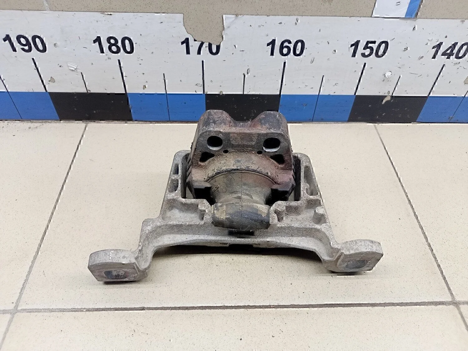 Опора двигателя правая FORD Focus II 2005-2008 - миниатюра 3