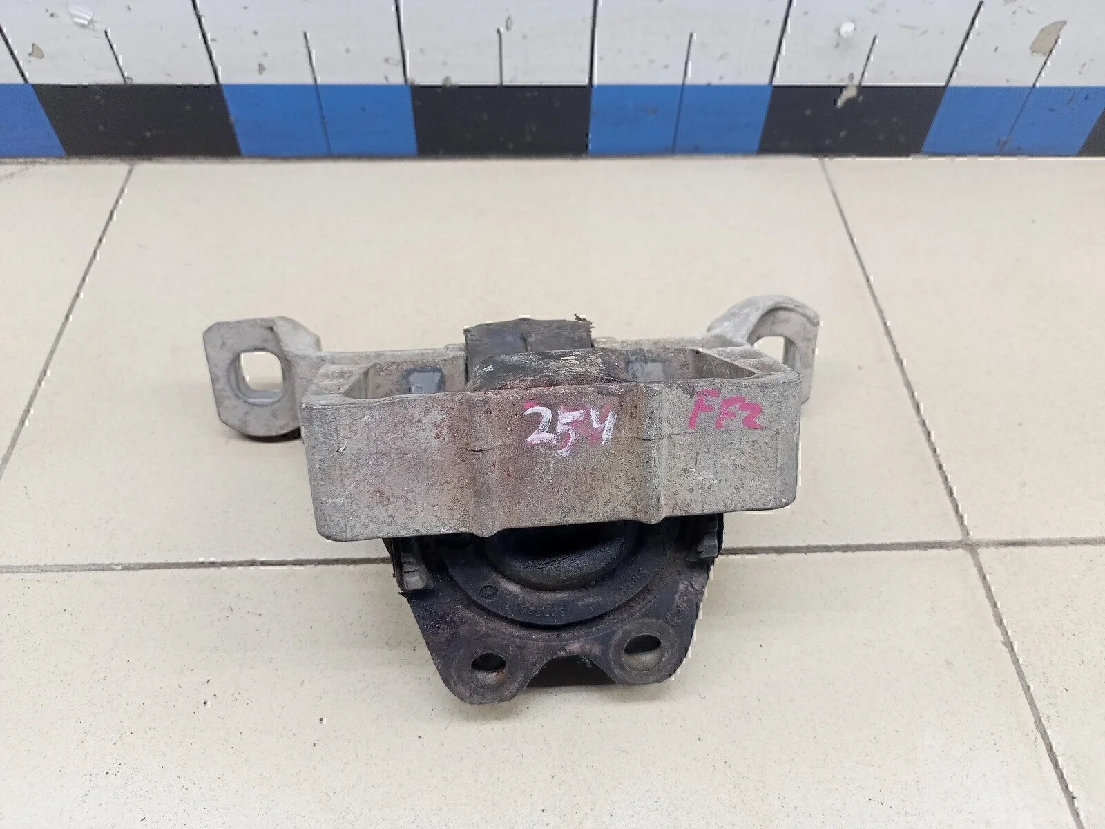 Опора двигателя правая FORD Focus II 2005-2008 - миниатюра 5