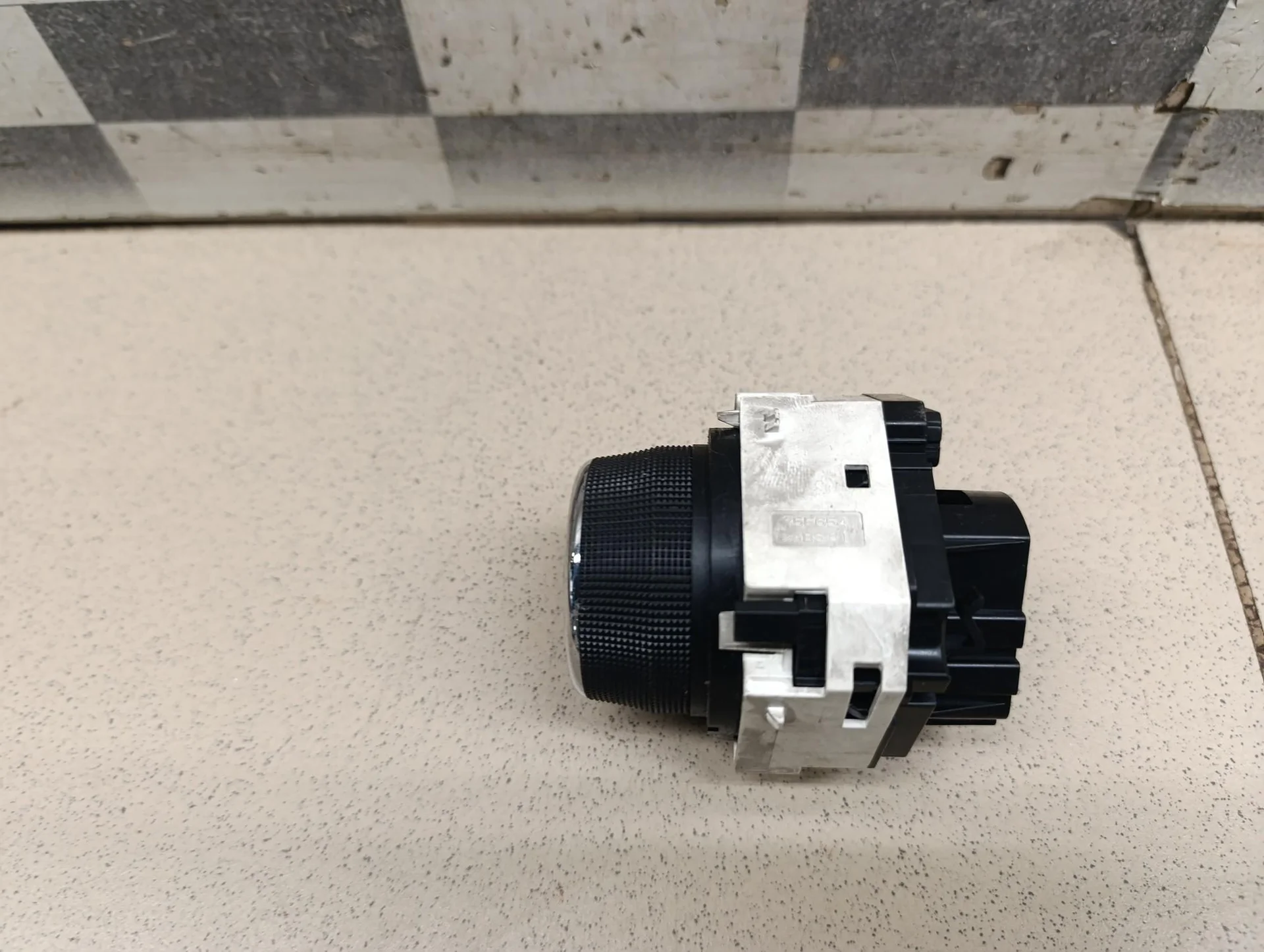 Переключатель TOYOTA RAV 4 2013-2019 - миниатюра 2