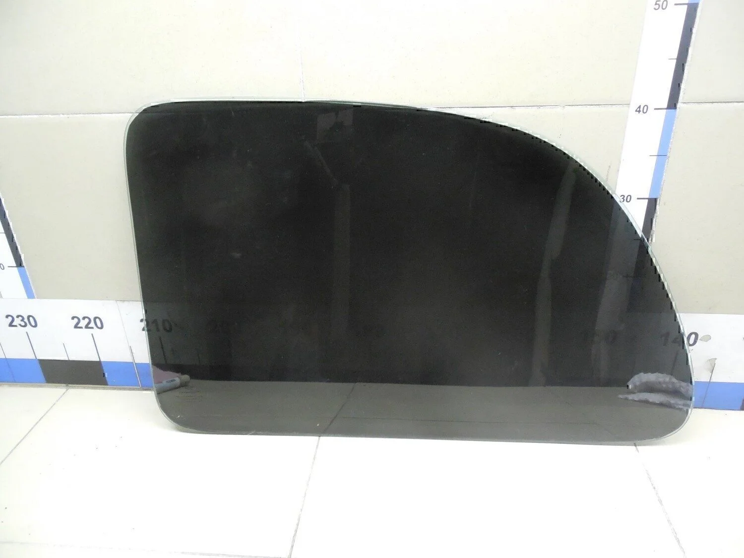 Стекло кузовное глухое правое NISSAN Micra (K11E) 1992-2002 - миниатюра 3