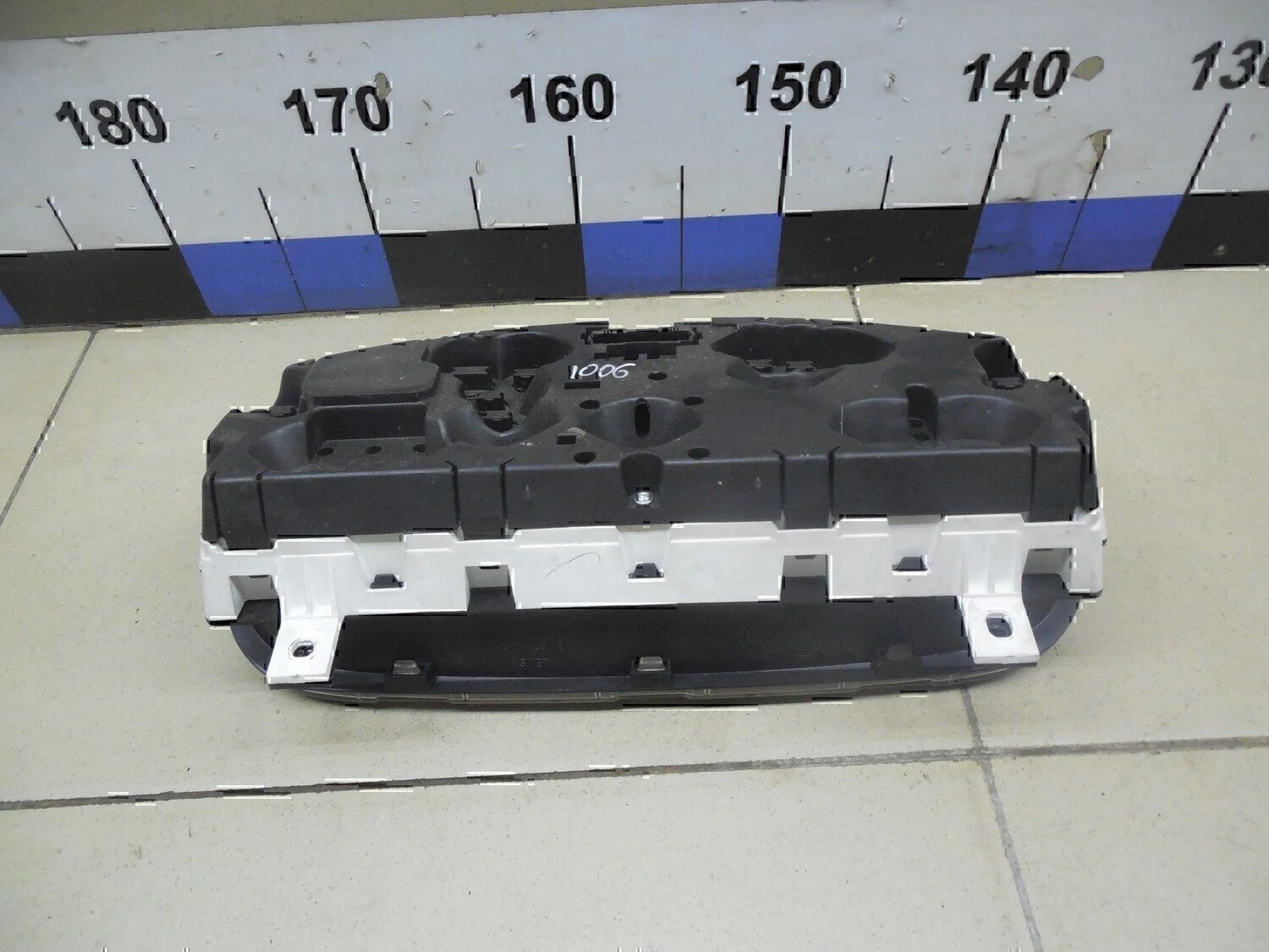 Панель приборов NISSAN Micra (K11E) 1992-2002 - миниатюра 7