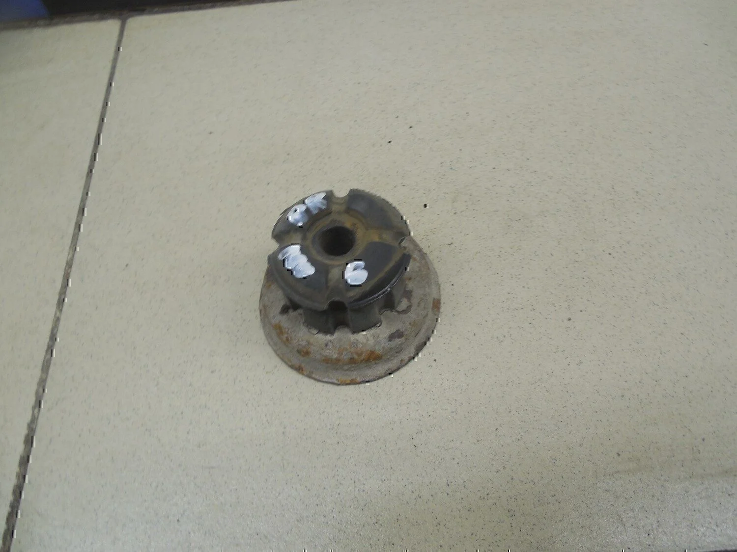Отбойник заднего амортизатора NISSAN Micra (K11E) 1992-2002 - миниатюра 2