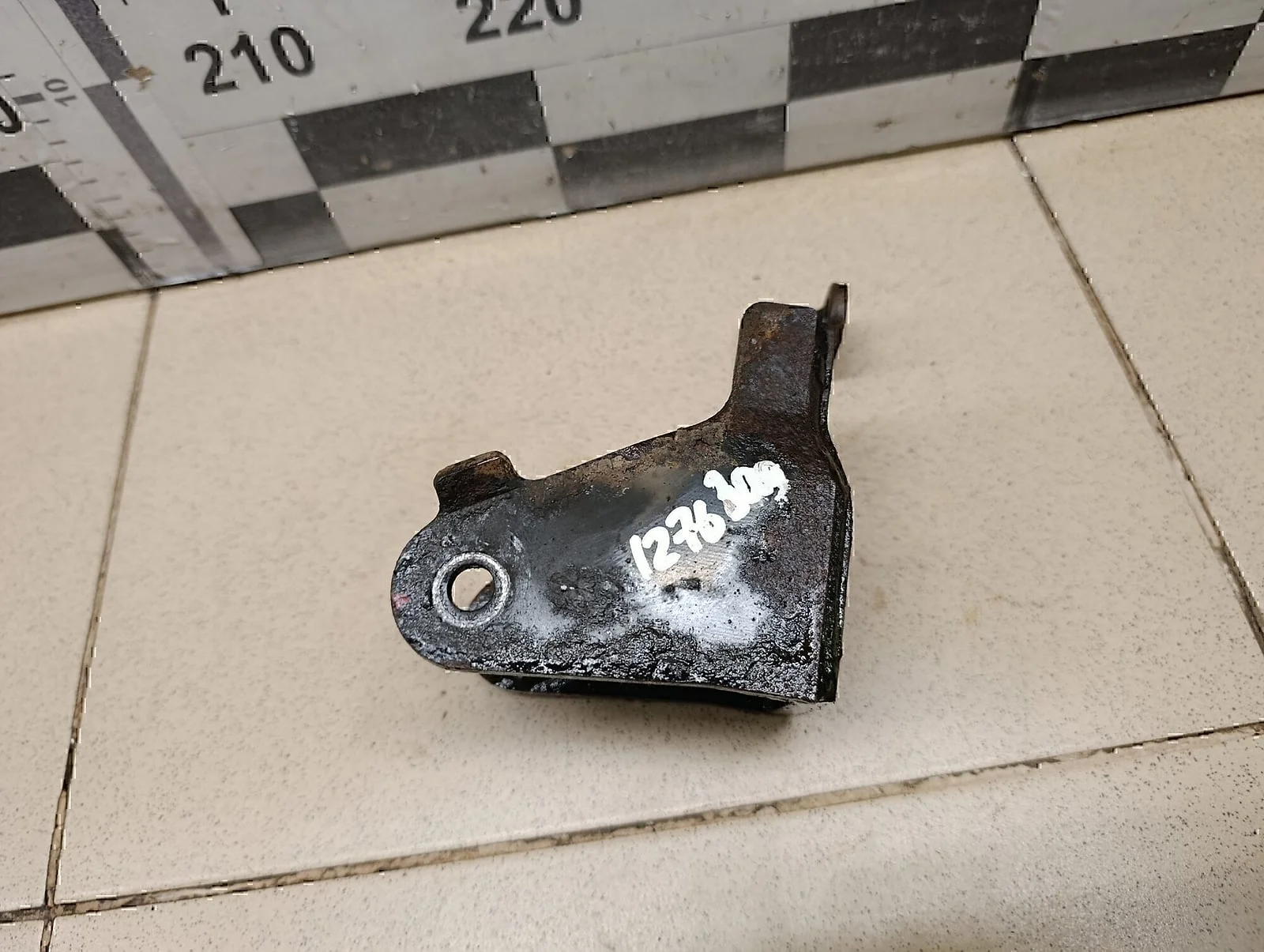 Кронштейн КПП Hyundai-KIA Tucson 2004-2010 - миниатюра 3