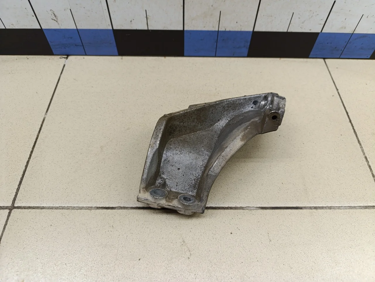 Кронштейн двигателя NISSAN Almera N16 2000-2006 - миниатюра 4