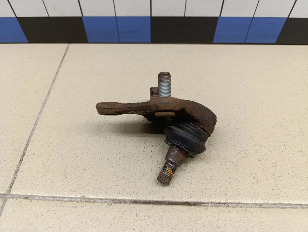 Опора шаровая нижняя передней подвески TOYOTA RAV 4 2006-2013 - миниатюра 6