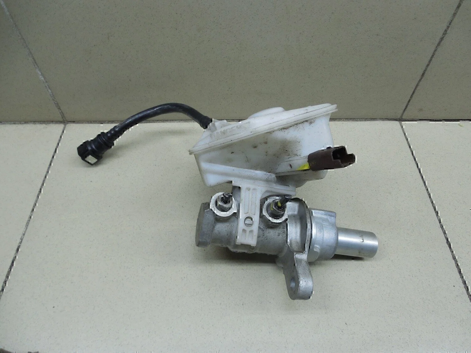 Цилиндр тормозной главный Peugeot-Citroen C4 2005-2011 - миниатюра 4