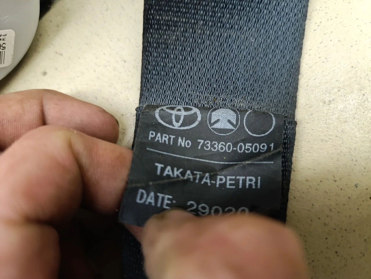 Ремень безопасности TOYOTA Avensis II 2003-2008 - миниатюра 4