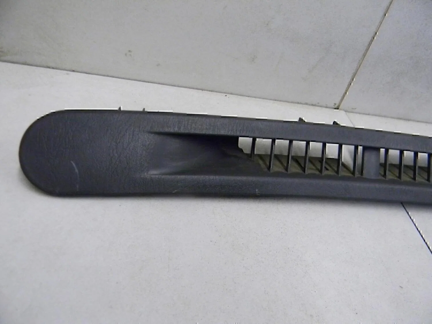 Накладка (кузов внутри) NISSAN Maxima (A33) 2000-2005 - миниатюра 2