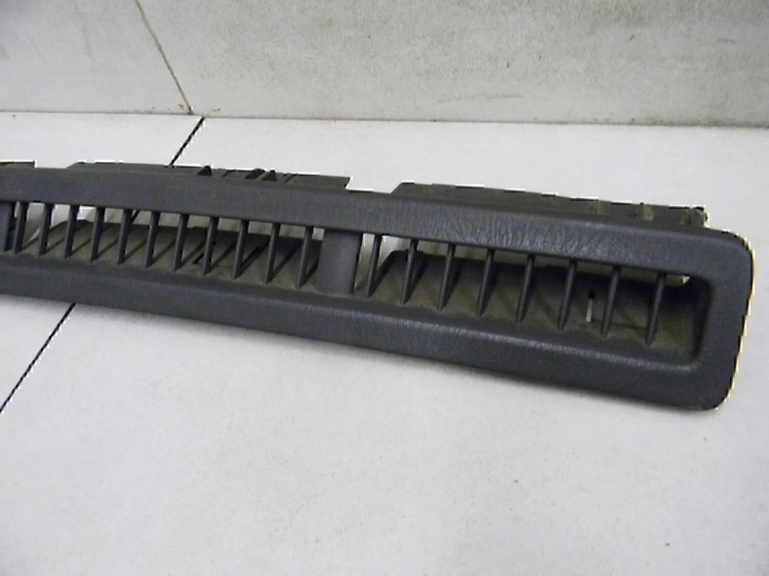 Накладка (кузов внутри) NISSAN Maxima (A33) 2000-2005 - миниатюра 3