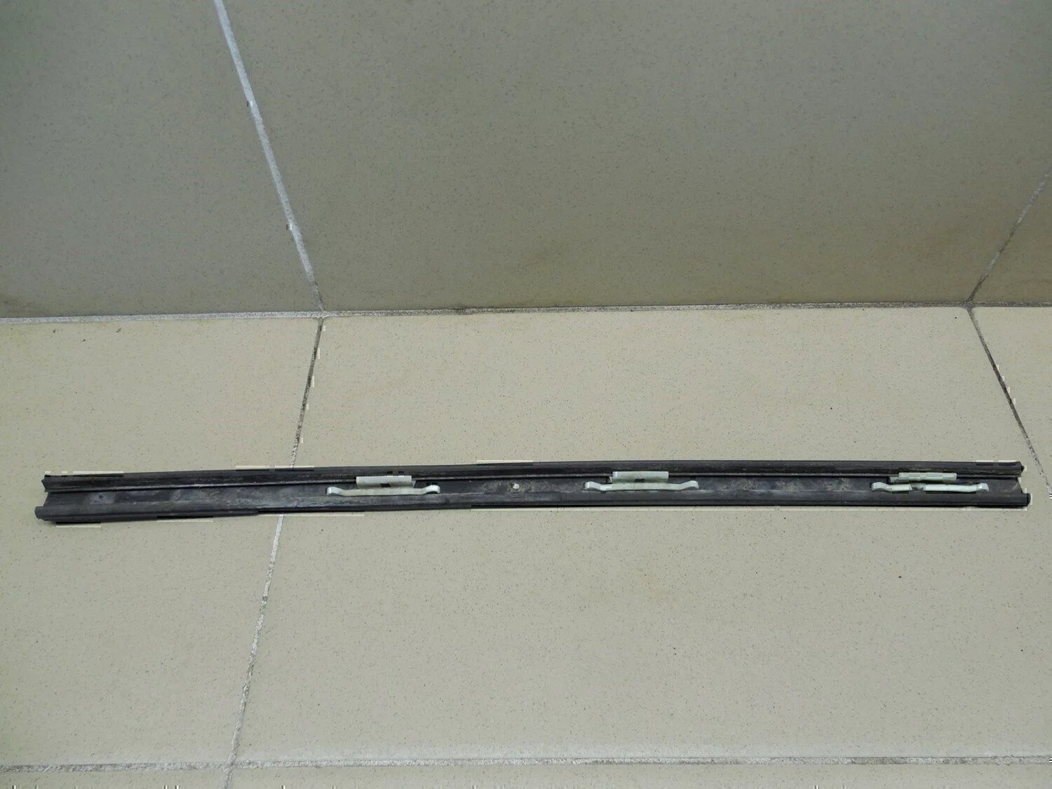 Молдинг крыши левый MITSUBISHI Carisma (DA) 1999-2003 - миниатюра 4