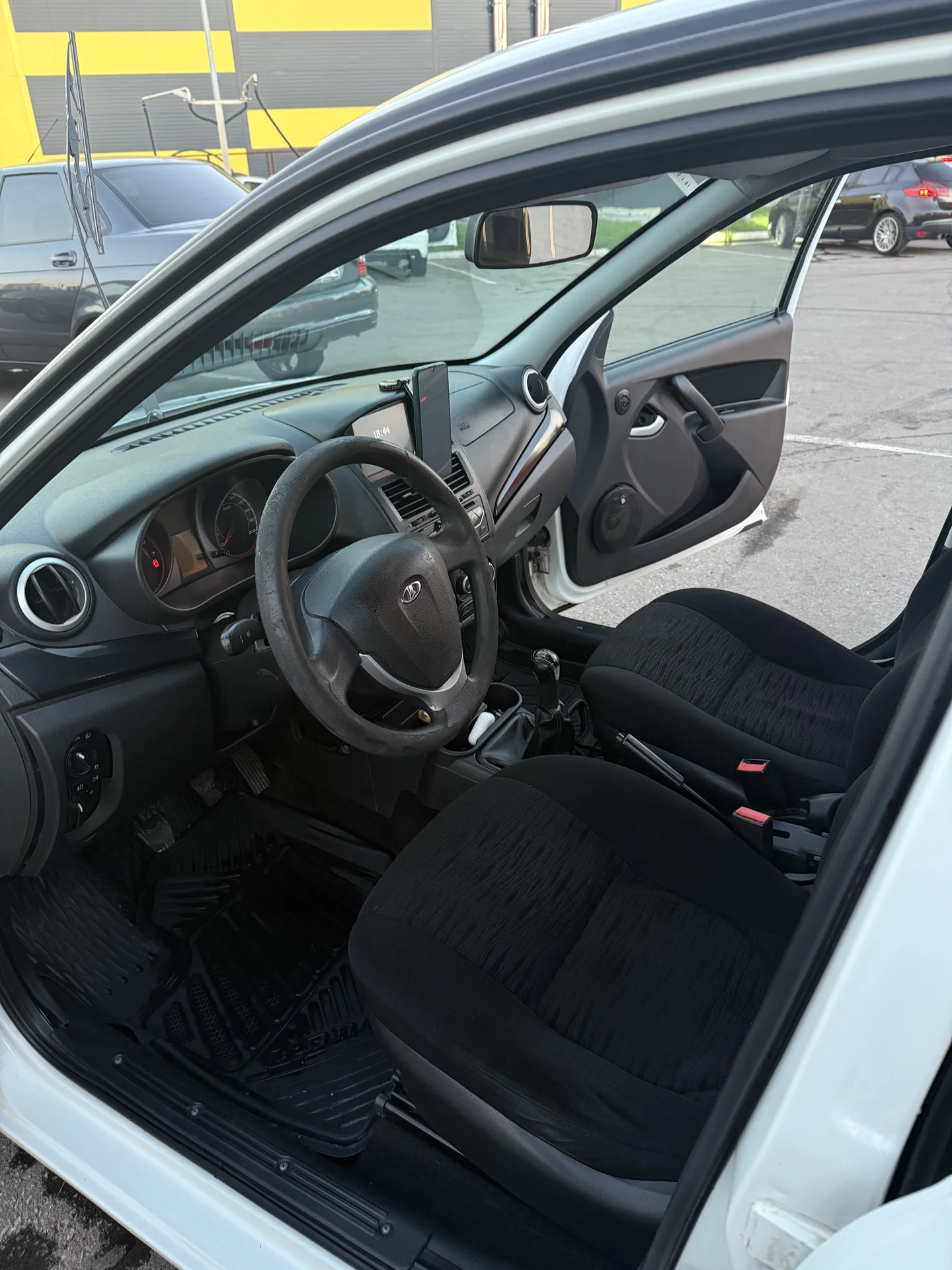 Lada Kalina 2 - миниатюра 10