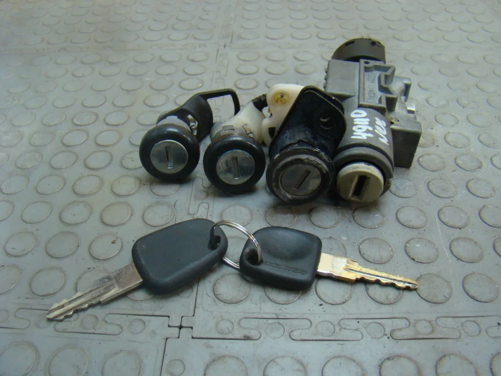 Daewoo Nexia Замок зажигания - миниатюра 5