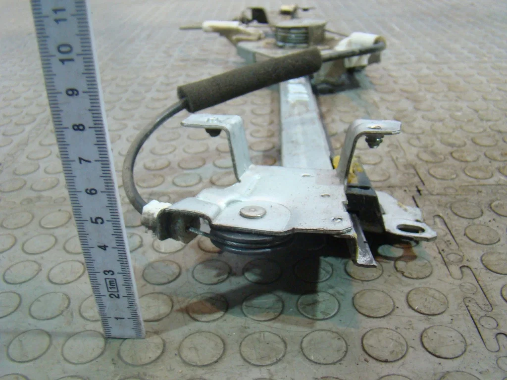 Daewoo Nexia Стеклоподъемник передний левый - миниатюра 5