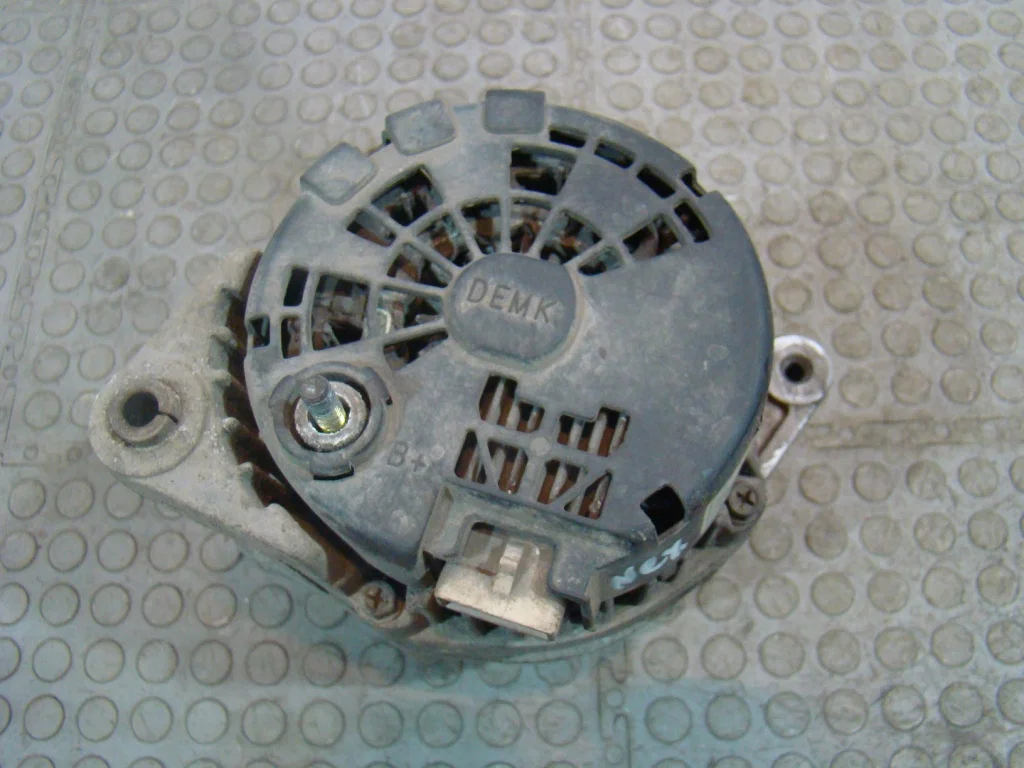 Daewoo Nexia Генератор 1.5 A15SMS - миниатюра 8