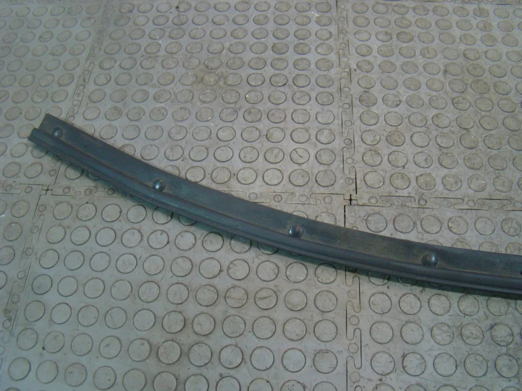 Daewoo Nexia Уплотнитель капота - миниатюра 3