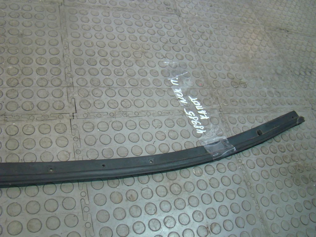 Daewoo Nexia Уплотнитель капота - миниатюра 4