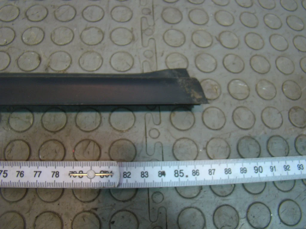 Ssang Yong Rexton 1 Накладка стекла переднего правого - миниатюра 4