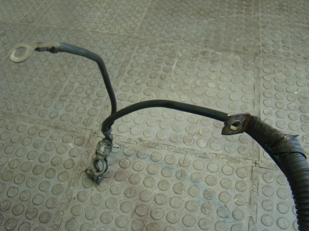 Daewoo Nexia Клемма аккумулятора плюс - миниатюра 5