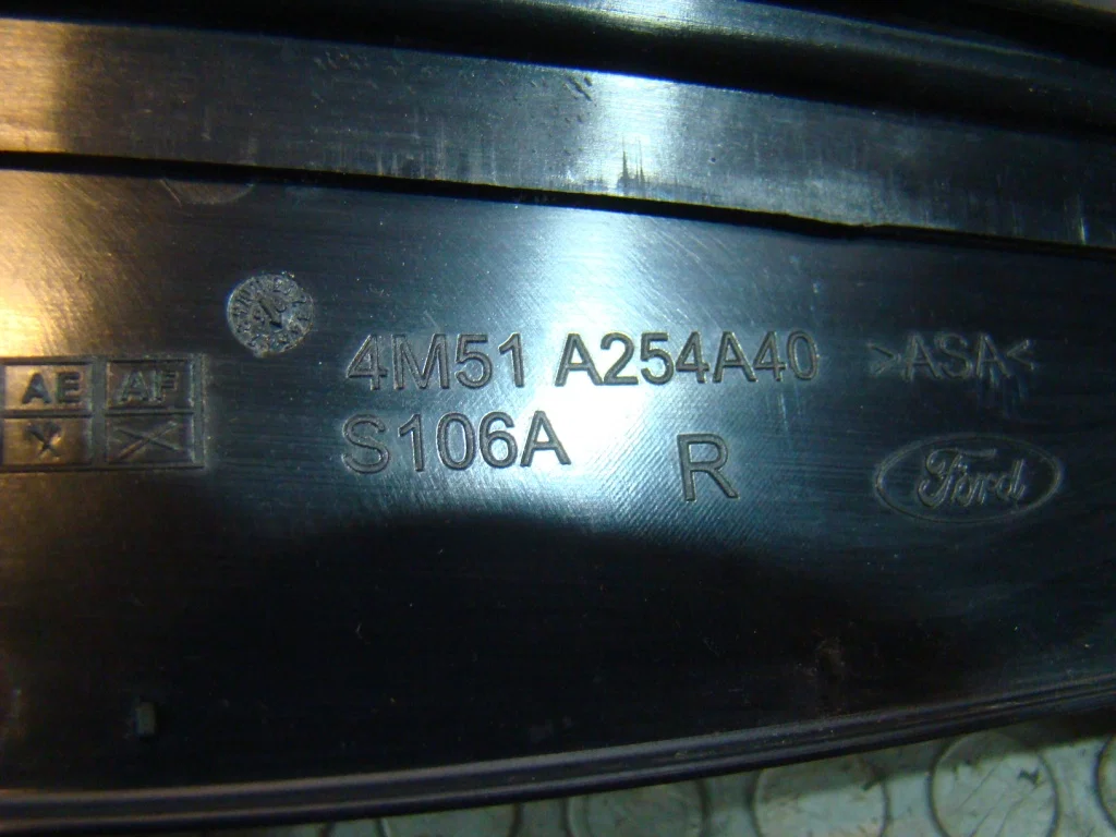 Ford Focus 2 Накладка двери задней правой - миниатюра 8