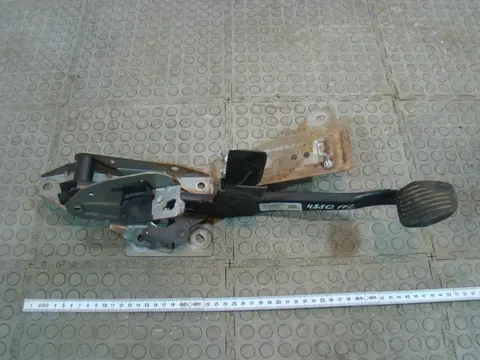 Ford Focus 2 Педаль тормоза МКПП
