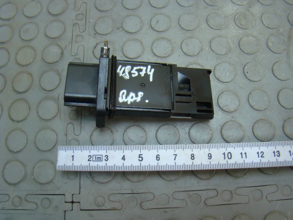 Nissan Qashqai J10 Расходомер воздуха - изображение 1