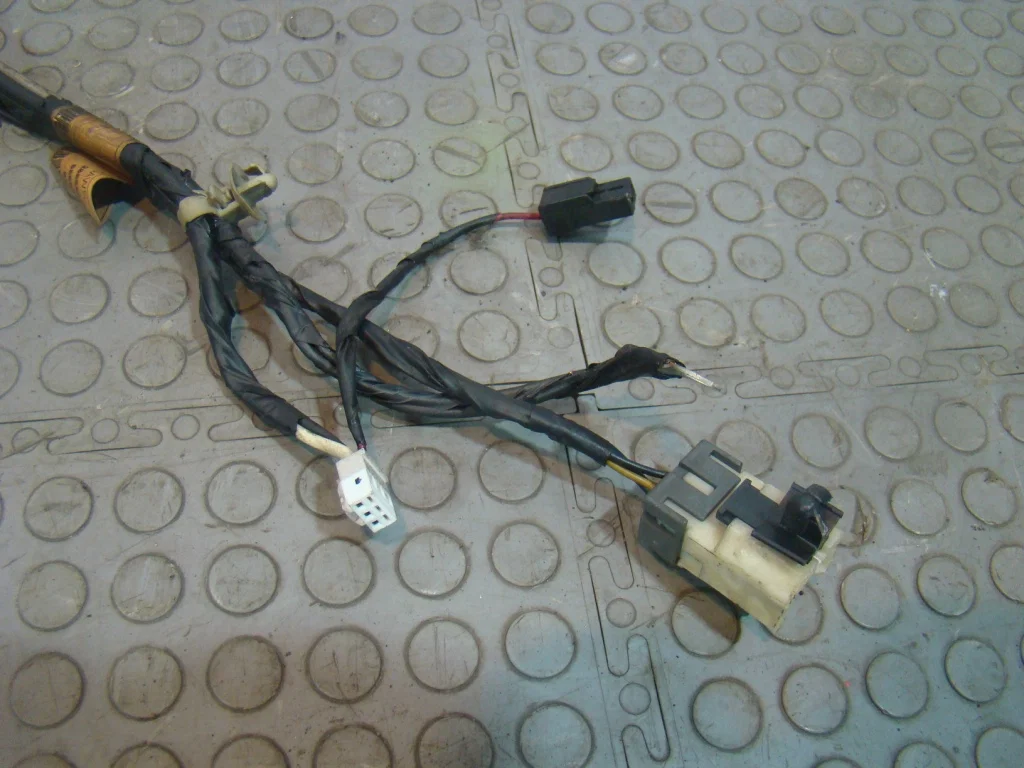 Проводка двери багажника SsangYong Rexton I (8276008512) - миниатюра 5