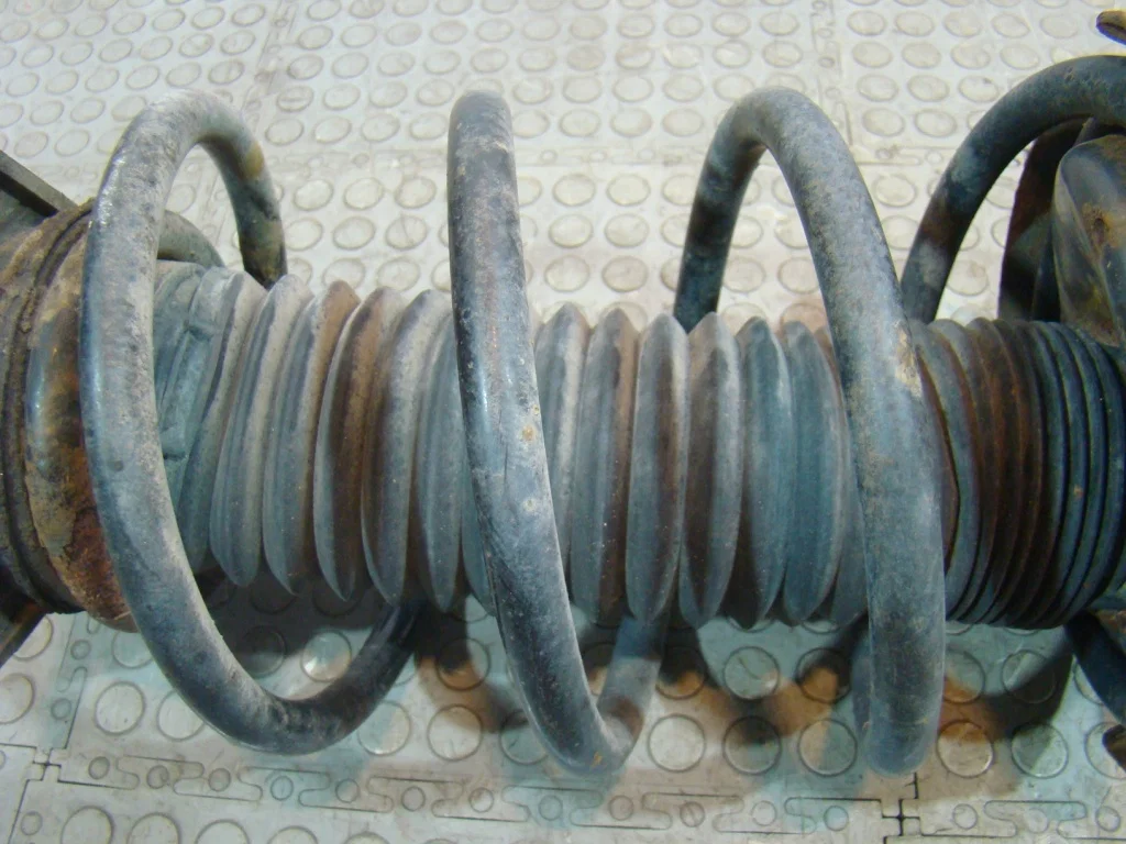 Ford Focus 2 Амортизатор передний правый - миниатюра 4