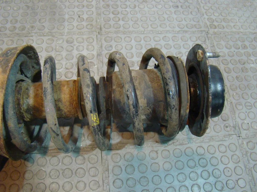 Daewoo Nexia Кулак поворотный передний левый - миниатюра 4