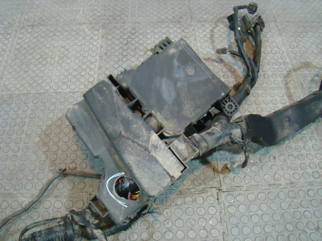 Nissan Qashqai J10 Проводка подкапотная 1.6 16V HR16DE - миниатюра 10