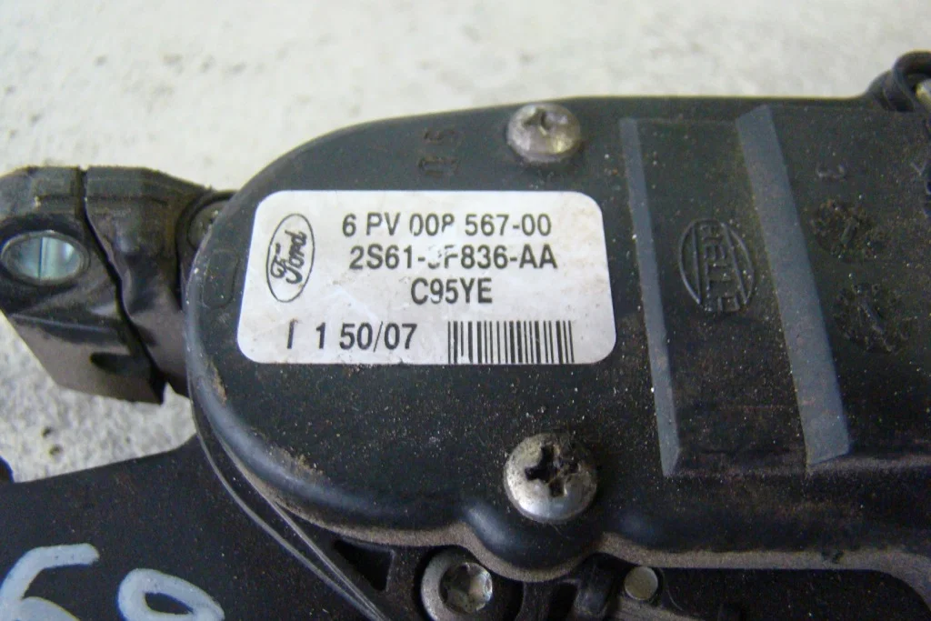 Педаль газа Ford Fusion / Fiesta 1530737, б/у - миниатюра 2