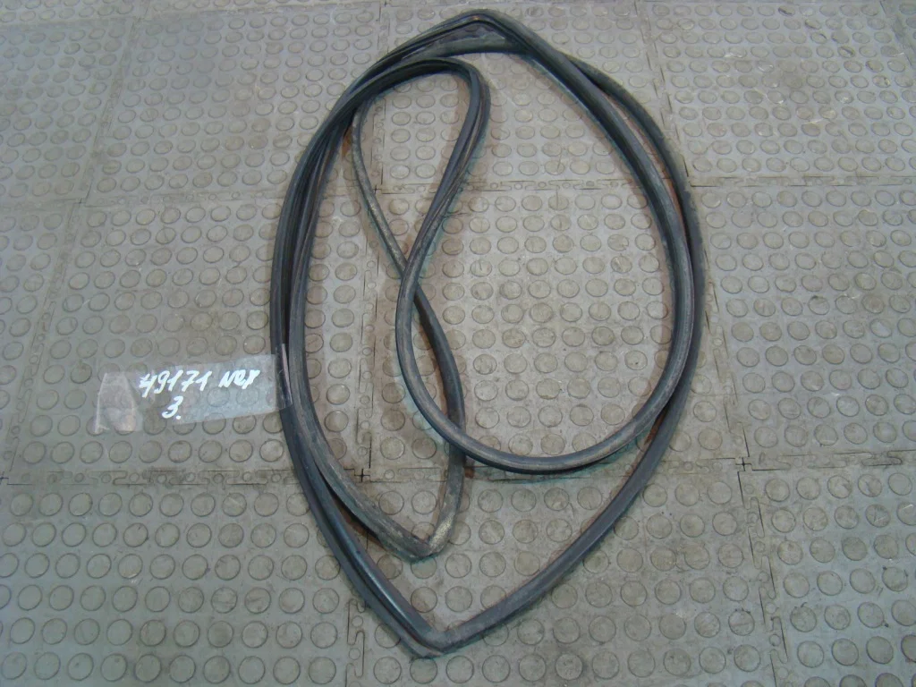 Daewoo Nexia Молдинг заднего стекла - миниатюра 8