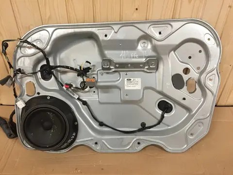Стеклоподъемник передний правый Ford Focus 2 1738646, б/у