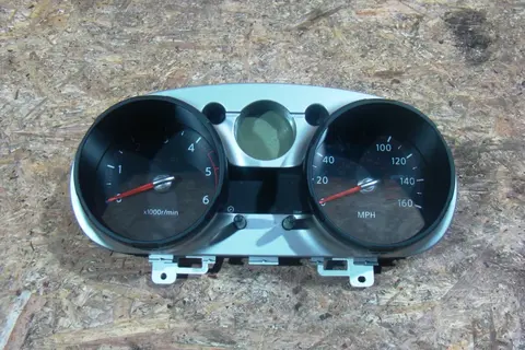 Панель приборов Nissan Qashqai J10 (дизель 1.5/2.0, МКПП, мили), 24810JD56C