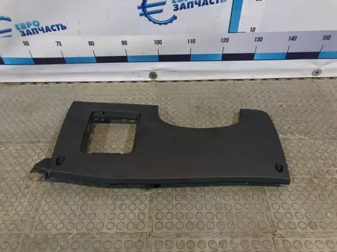 Накладка декоративная на торпедо под колени водителя Kia Sportage 3 SL 847503U010WK