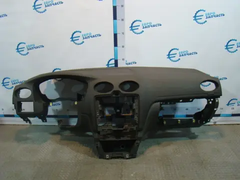 Торпедо Ford Focus 2 1541990, б/у (с надписью Focus)