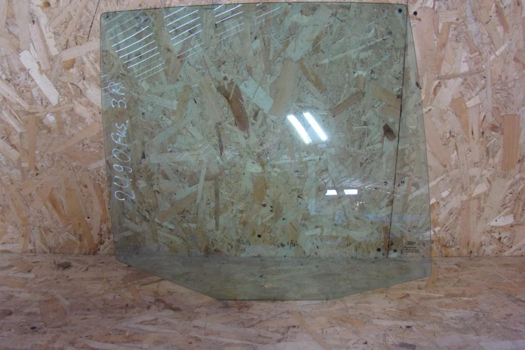 Ford Fusion Стекло двери задней правой - изображение 1