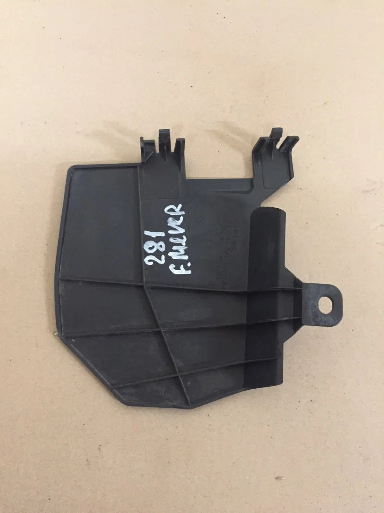 Ford Maverick Крышка блока предохранителей - миниатюра 2