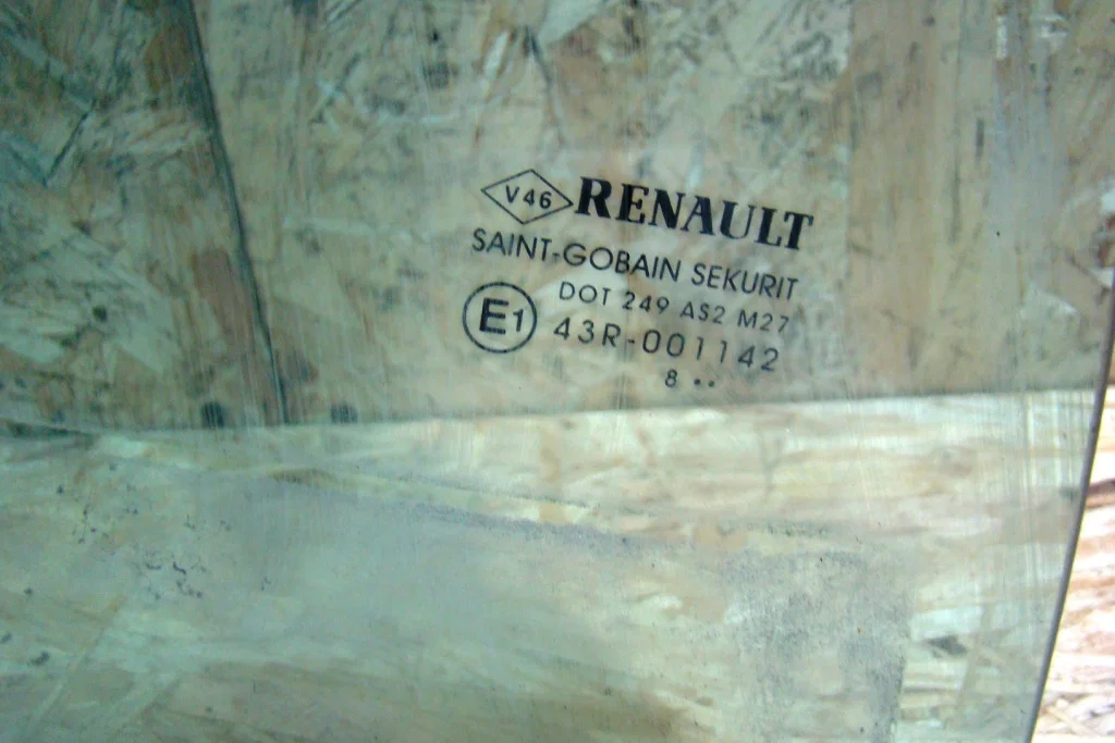 Renault Megane 3 Стекло двери задней правой - миниатюра 2