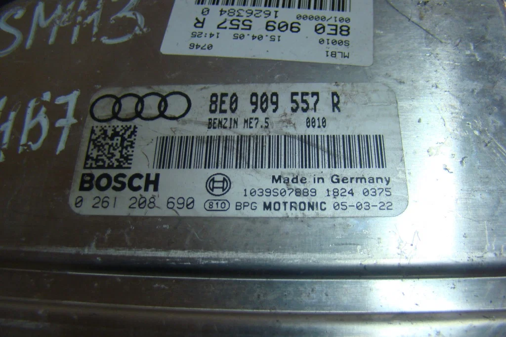 Audi A4 B7 Блок управления двигателем 2.0 ALT - миниатюра 2