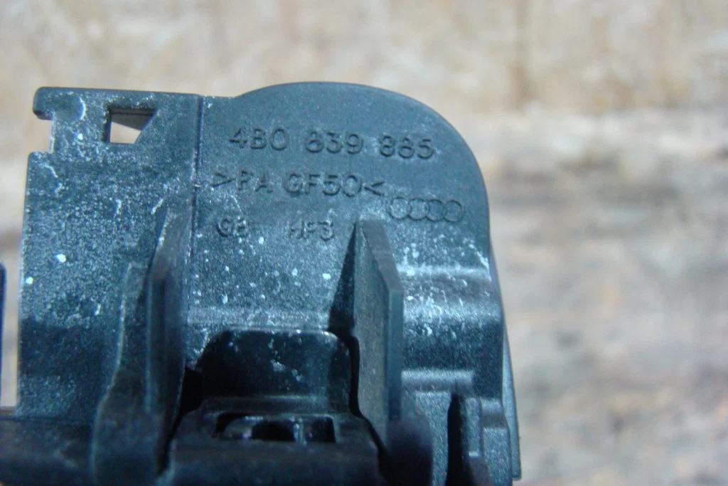 Audi A3 Ручка двери наружная - миниатюра 4