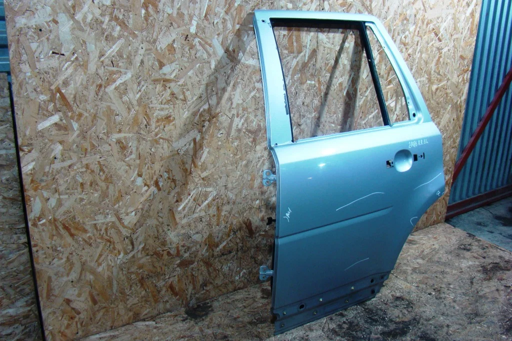 Freelander 2 Дверь задняя левая - миниатюра 2