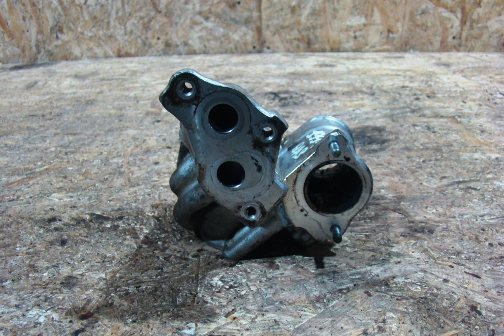 Nissan Qashqai J10 Воздуховод EGR - миниатюра 3