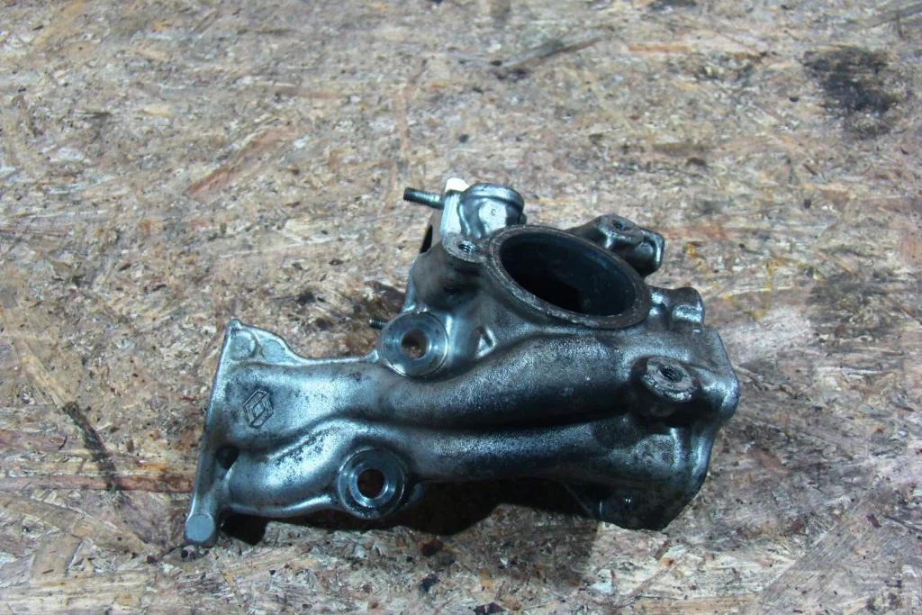 Nissan Qashqai J10 Воздуховод EGR - миниатюра 4