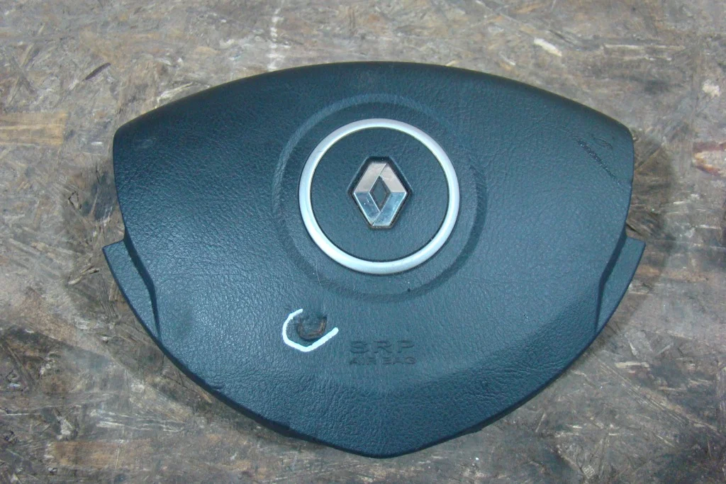 Renault Symbol 2 Подушка безопасности в руль - изображение 1