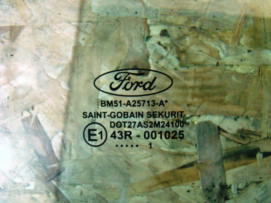 Ford Focus 3 Стекло двери задней левой - миниатюра 2